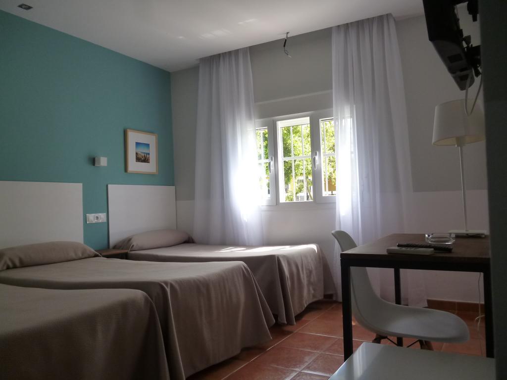 Hostal Las Cumbres โกนิล เด ลาฟรอนเตรา ภายนอก รูปภาพ