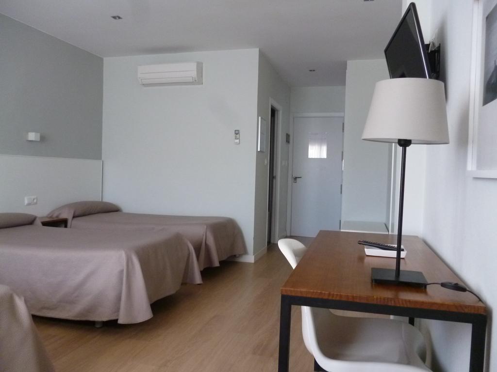 Hostal Las Cumbres โกนิล เด ลาฟรอนเตรา ภายนอก รูปภาพ