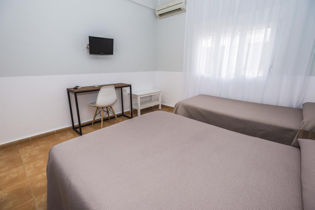 Hostal Las Cumbres โกนิล เด ลาฟรอนเตรา ภายนอก รูปภาพ
