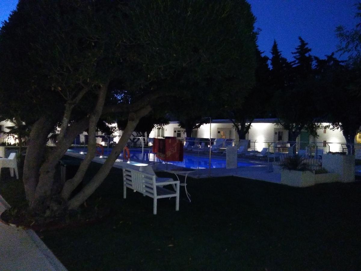 Hostal Las Cumbres โกนิล เด ลาฟรอนเตรา ภายนอก รูปภาพ