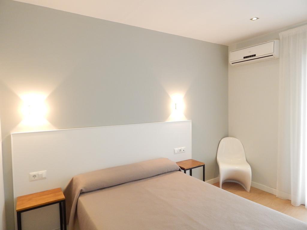 Hostal Las Cumbres โกนิล เด ลาฟรอนเตรา ภายนอก รูปภาพ