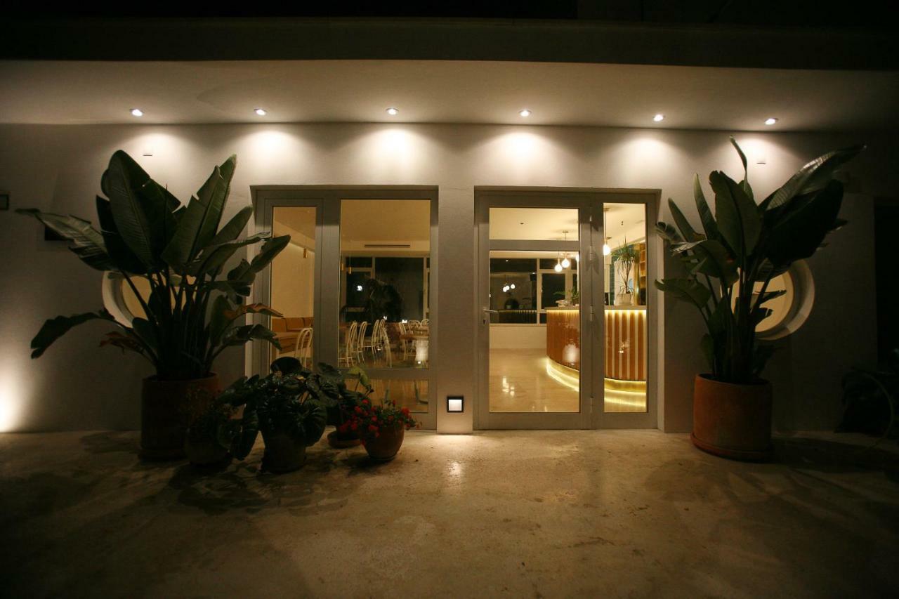 Hostal Las Cumbres โกนิล เด ลาฟรอนเตรา ภายนอก รูปภาพ