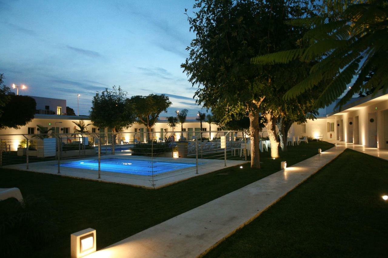 Hostal Las Cumbres โกนิล เด ลาฟรอนเตรา ภายนอก รูปภาพ